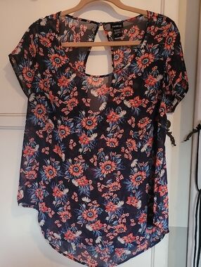 torrid Black Floral Keyhole Short-Sleeve Blouse